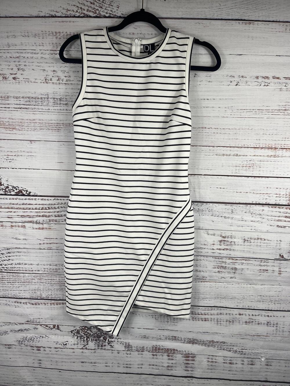 Dailylook Dress Women's Small Stripe Sleeveless Asymmetrical Hem Fitted Casual